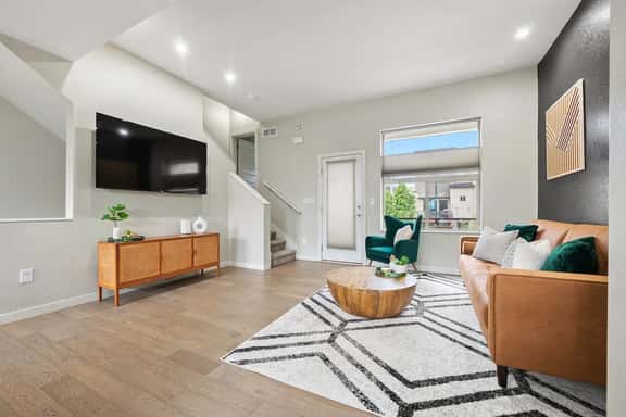 Pet-Friendly Townhouse w/ Garage, Near DIA & - Image 1