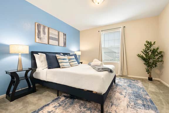 Executive Aurora Townhome | Office • DIA • Gaylord - Image 5